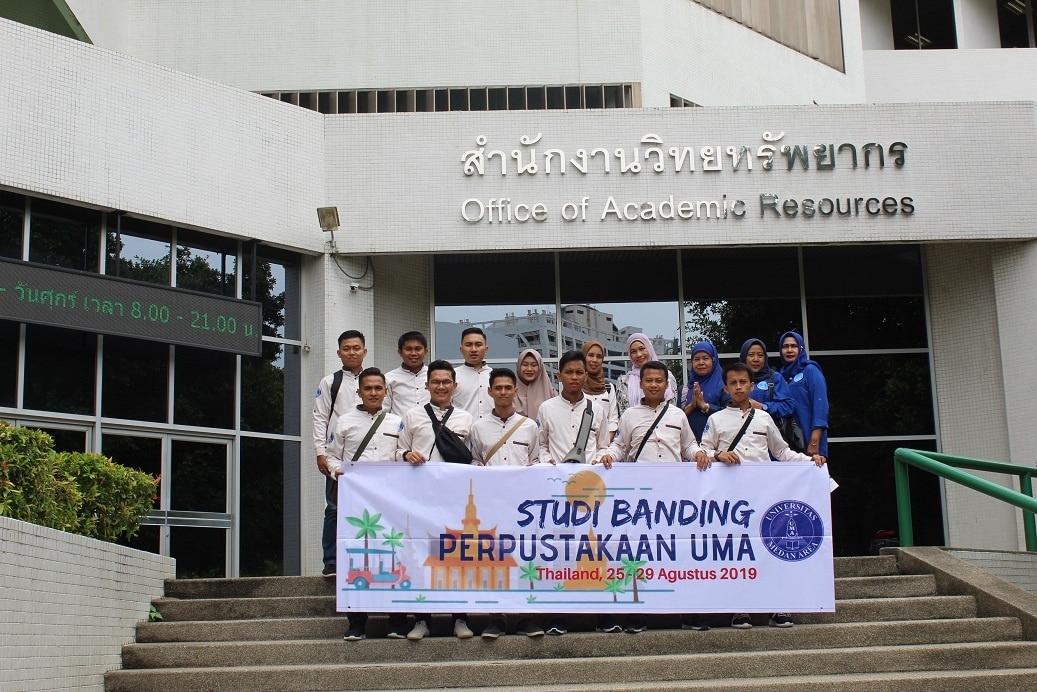 Foto bersama Director Library Chulalongkorn